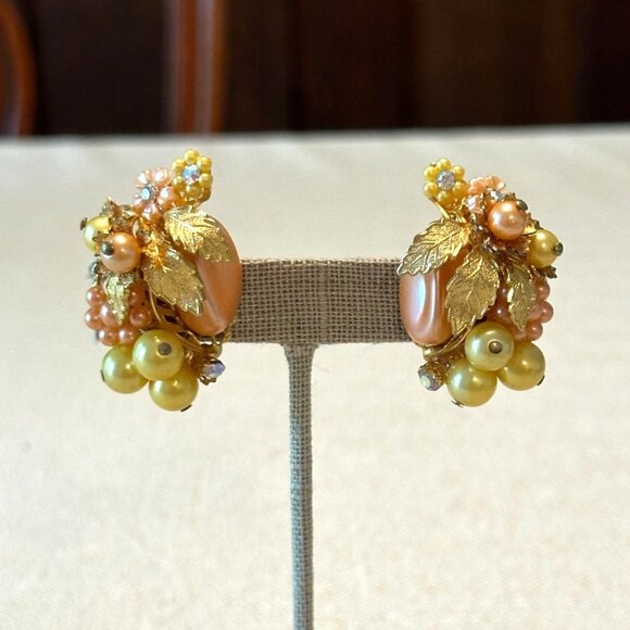 Vintage Jewelry - Vintage Beau Jewels Clip-On Earrings With Faux Pearl & Gold-Tone Leaf Cluster